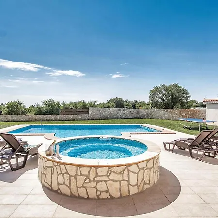 Holiday home Cozy In With Outdoor Swimming Pool *