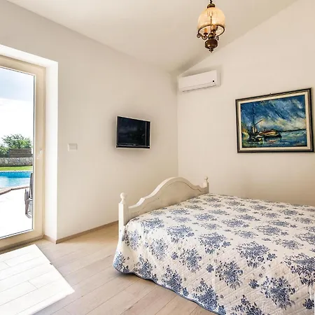 Cozy In With Outdoor Swimming Pool Holiday home Valtura