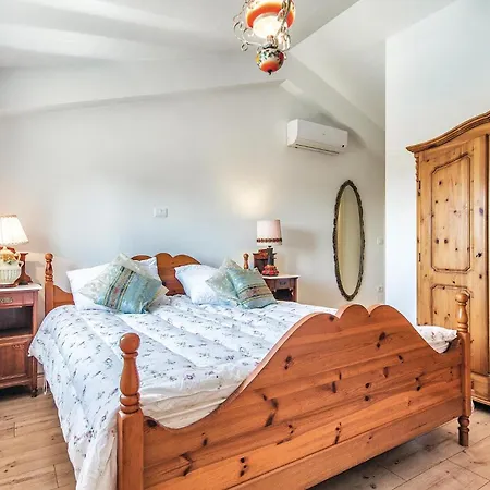 Holiday home Cozy In With Outdoor Swimming Pool Valtura