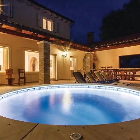 Holiday home Cozy In With Outdoor Swimming Pool *